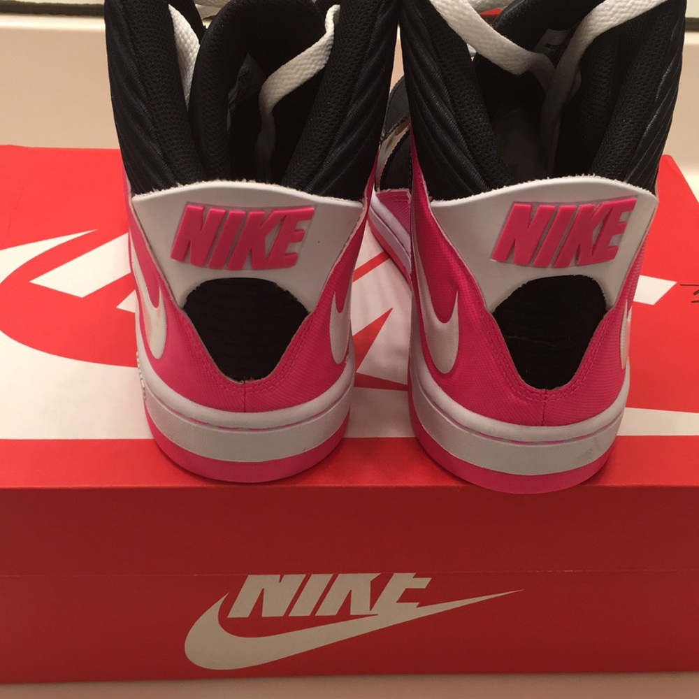 Nike Girls Basketball Shoes - Picture 3 of 8